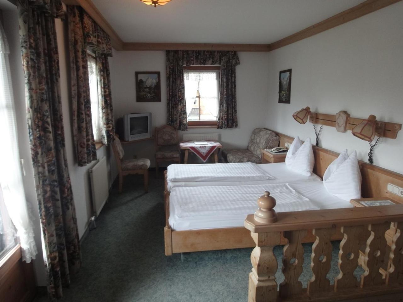 Kaiserhotel Neuwirt Oberndorf in Tirol Eksteriør billede