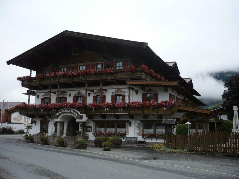 Kaiserhotel Neuwirt Oberndorf in Tirol Eksteriør billede