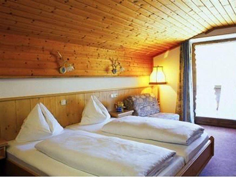 Kaiserhotel Neuwirt Oberndorf in Tirol Eksteriør billede