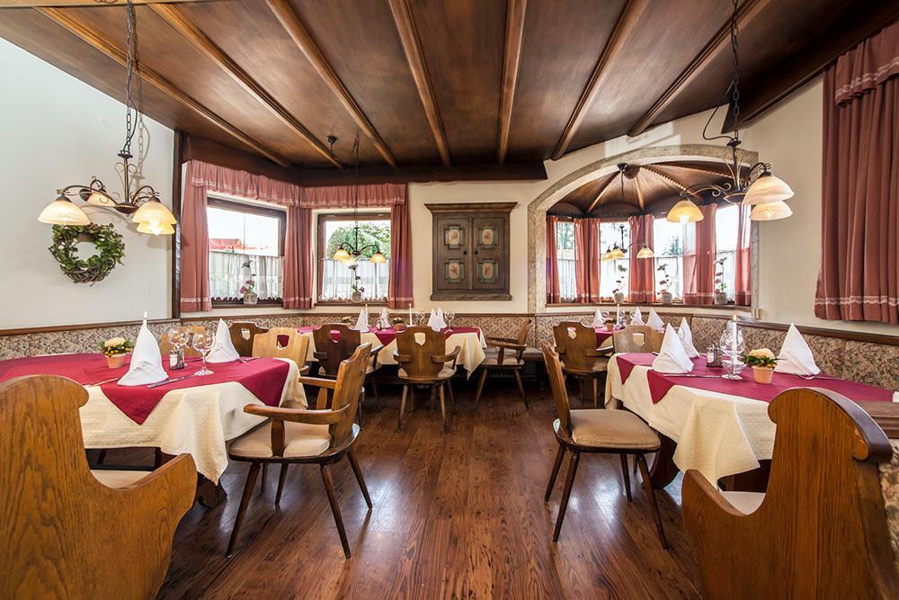 Kaiserhotel Neuwirt Oberndorf in Tirol Eksteriør billede