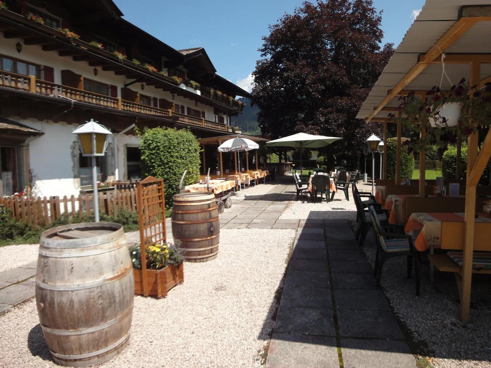 Kaiserhotel Neuwirt Oberndorf in Tirol Eksteriør billede